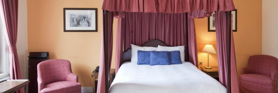 King'S Head Hotel By Greene King Inns Вімборн-Мінстер Екстер'єр фото