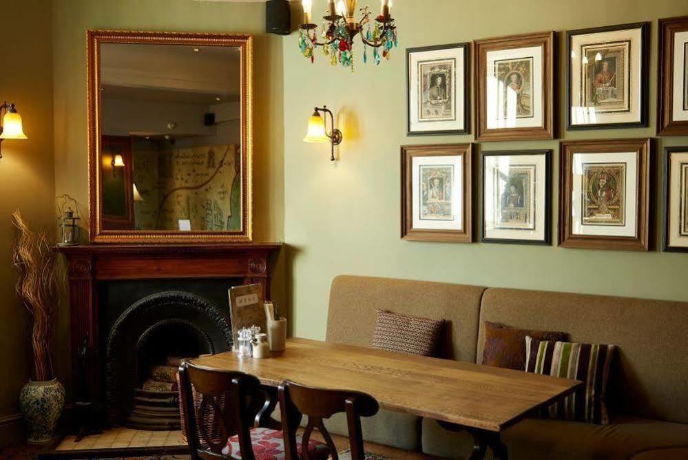 King'S Head Hotel By Greene King Inns Вімборн-Мінстер Екстер'єр фото